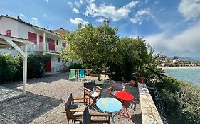 Kiveri 1876 Traditional Seafront Cottage