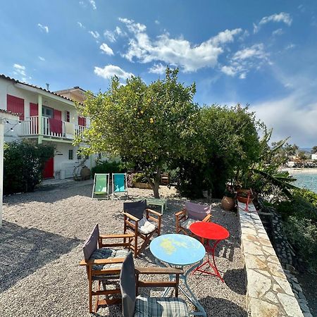 Kiveri 1876 Traditional Seafront Cottage Exterior foto