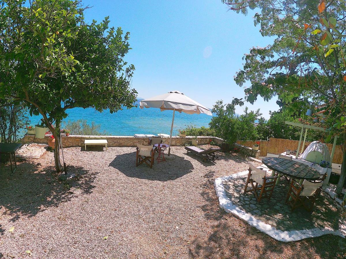 Kiveri 1876 Traditional Seafront Cottage Exterior foto