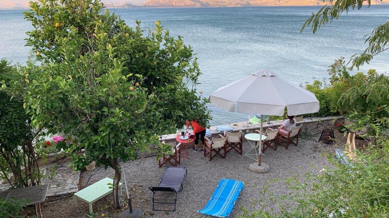 Kiveri 1876 Traditional Seafront Cottage Exterior foto