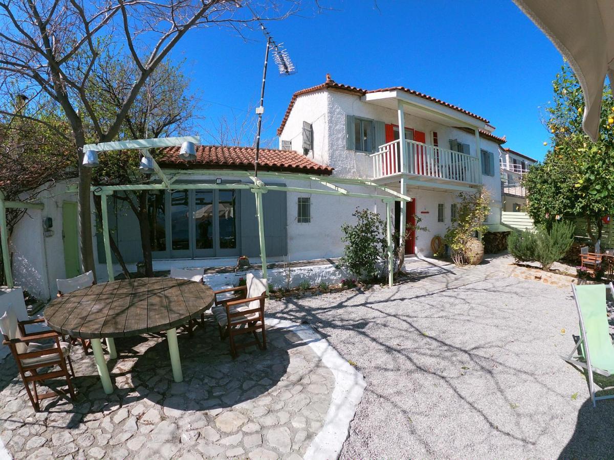 Kiveri 1876 Traditional Seafront Cottage Exterior foto