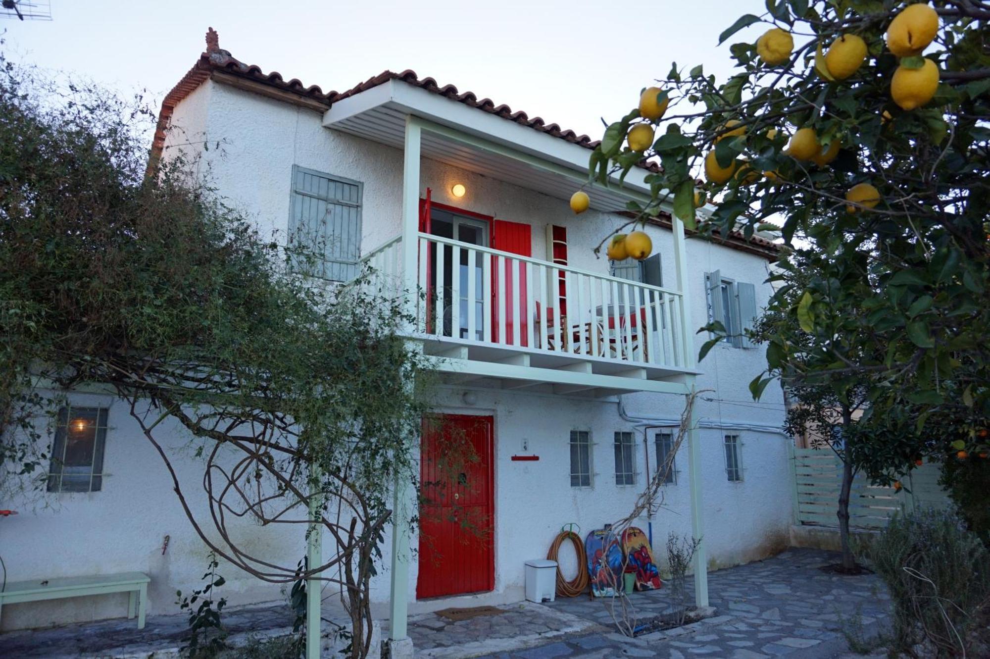 Kiveri 1876 Traditional Seafront Cottage Exterior foto