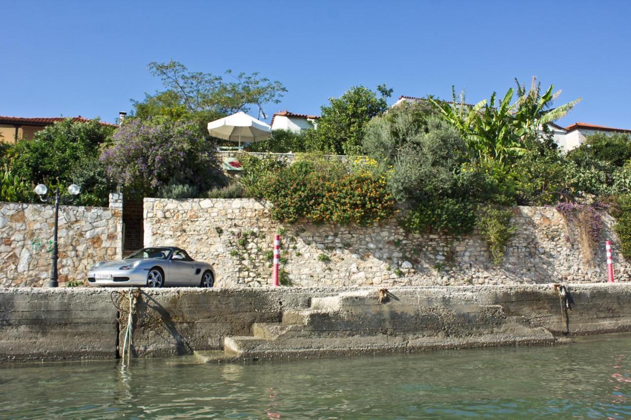 Kiveri 1876 Traditional Seafront Cottage Exterior foto